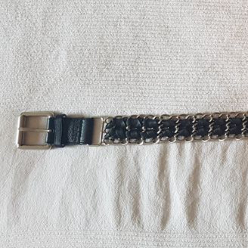 GUESS Silver Chain and Black Leather Belt - Medium